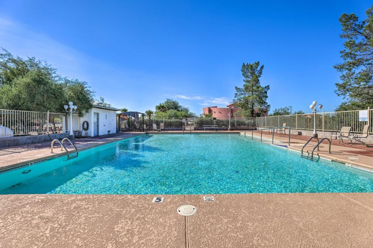 Cozy And Relaxing Eloy Apartment With Pool Access Luaran gambar