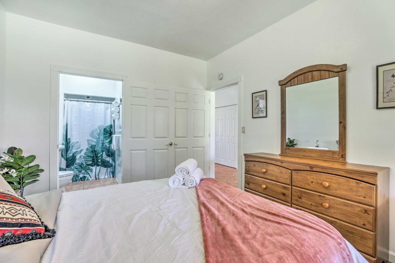 Cozy And Relaxing Eloy Apartment With Pool Access Luaran gambar